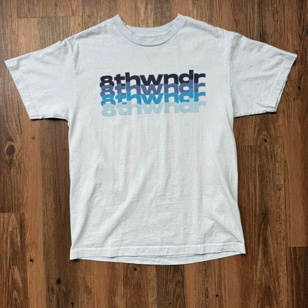 8thwndr Mens Blue Gradient Logo Graphic T-Shirt Size Medium Light Blue Tee